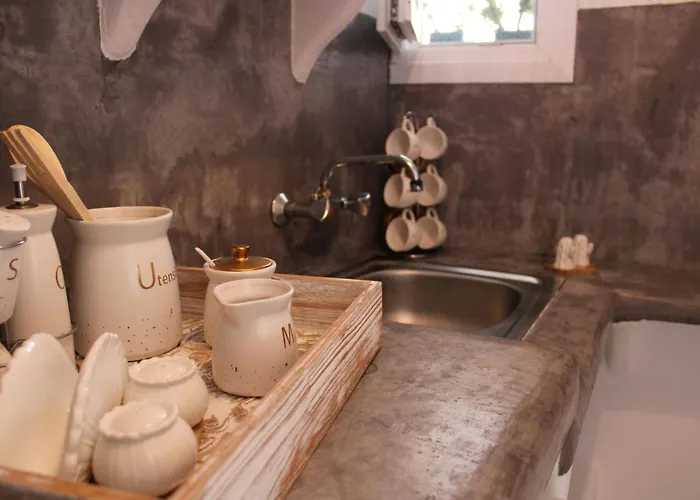 Sunκissed Home - Pollonia Milos *