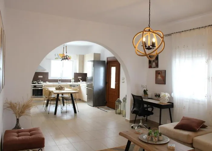 Sunκissed - Milos Pollonia