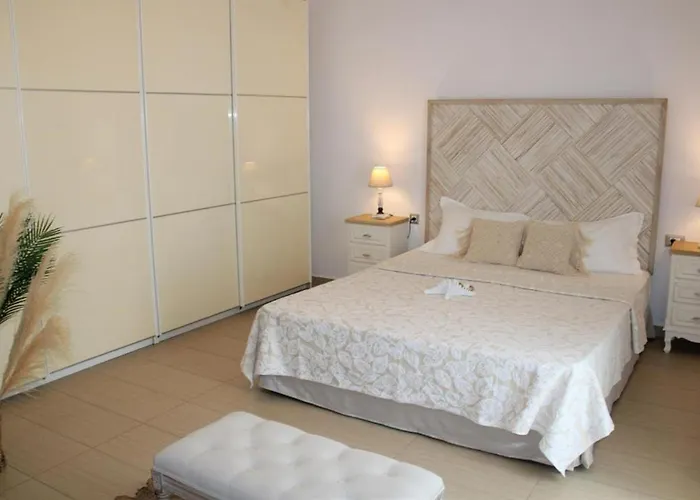 Sunκissed - Milos Daire