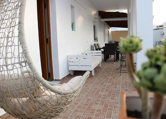 Sunκissed Home - Pollonia Milos * Pollonia